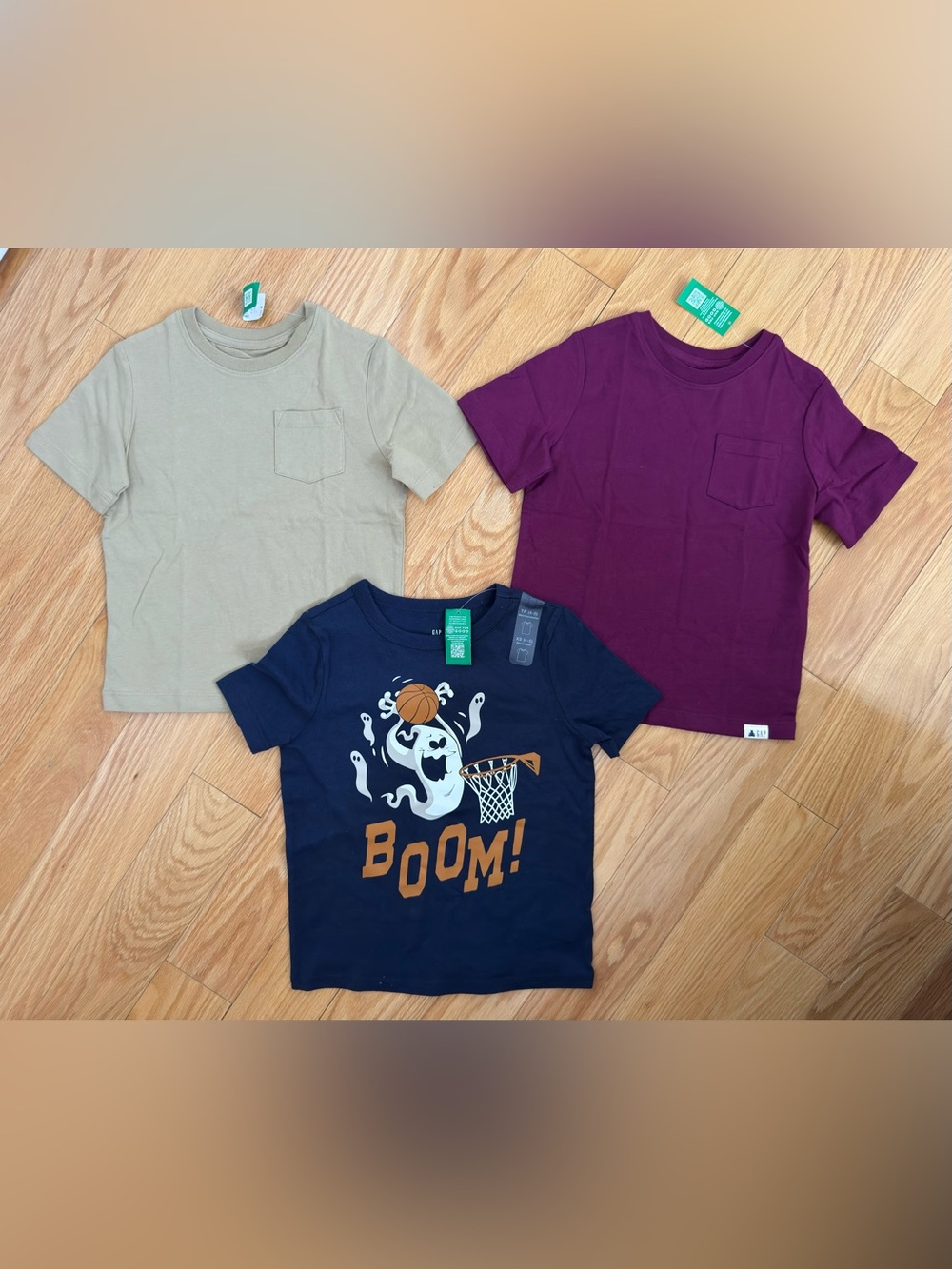 Brand new Gap kids Short-Sleeve Tshirts size 5T